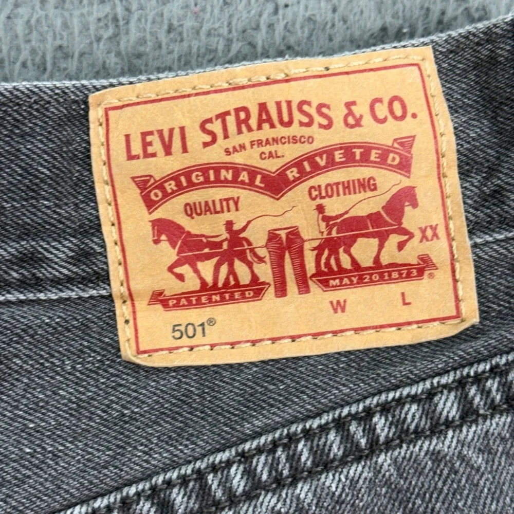 Levi's‎ 501 Original Fit Jeans Mens 29x32 Faded Black Grey Raw Hem 12501-0398
